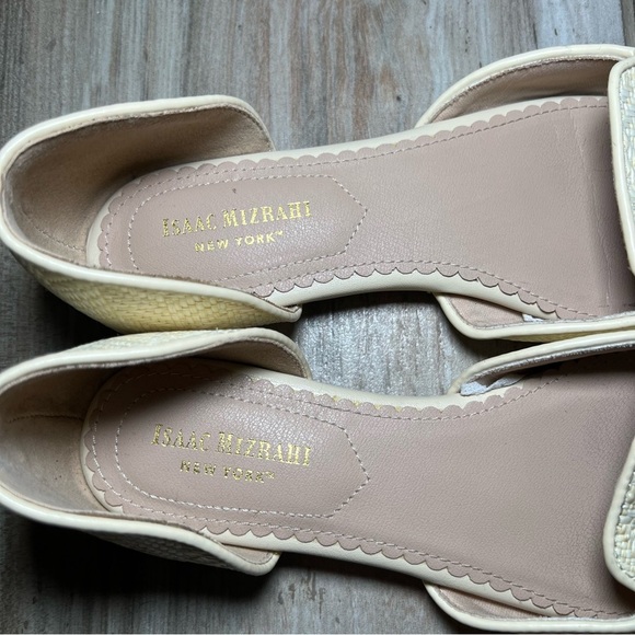 Isaac Mizrahi New York Tan / Cream Woven Pointed Toe Flats Women’s Size 6 - Picture 9 of 11